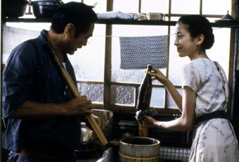 黒木和雄監督の映画「父と暮せば」の一場面