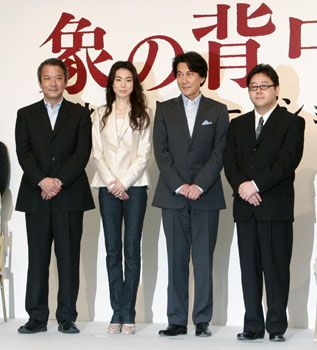 映画「象の背中」の製作発表が行われた(撮影・大西史朗)