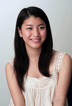 女優、成海璃子
