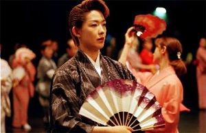 新生宙組のトップスターと決まり、香港公演の稽古に励む=平成9年12月
