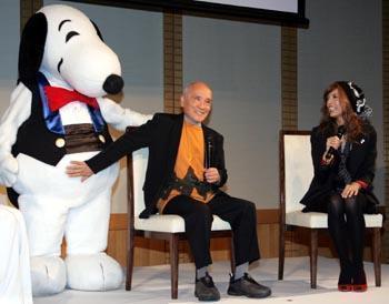 SHEILAさん(右)と谷川俊太郎さん