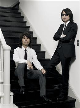 ウルフルズやスピッツは同世代。「意識はするし励みにもなる」と話すYO―KING(右)と桜井秀俊