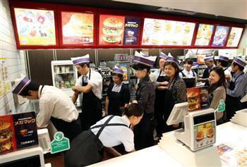 報道陣に事前公開された、世界各国のマクドナルドで初という総合研究施設「スタジオM」=3日、東京都新宿区