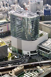 東京・有楽町にオープンした「有楽町イトシア」=12日午前、共同通信社ヘリから