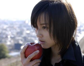 人気スター、堀北真希が難役に挑んだ恋愛映画「東京少年」