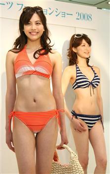 今季の浴衣と水着のファッションショー