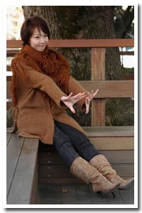 新人公演を終え、つかの間の休日を過ごす柚希さん。バウ・ワークショップに向け正月も休むことなくけいこに励むという=兵庫県宝塚市