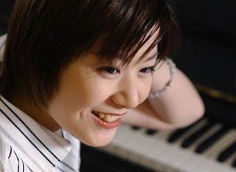 まだ2年生の麻尋さんもふと見せる横顔は大人の雰囲気が漂う